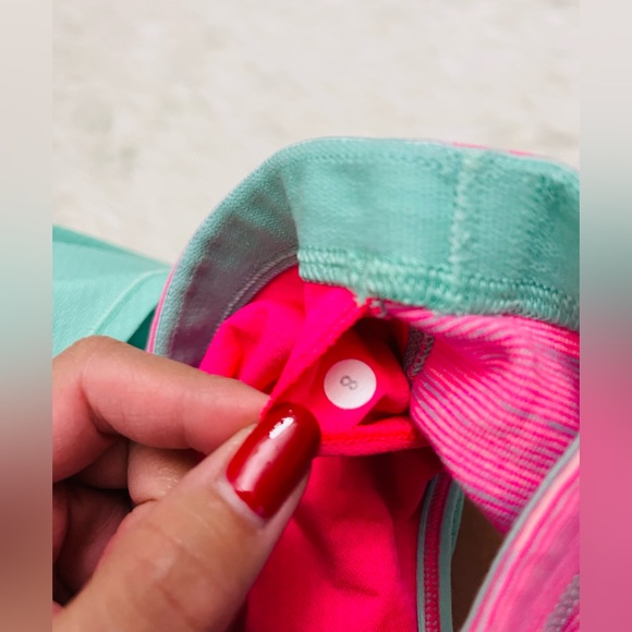 Lululemon Athletica Women’s “No Limit”  Green, Pink Tank Bra Top Yoga - Picture 3 of 3